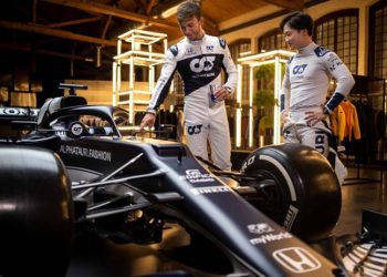 Scuderia Alphatauri Siap Hadapi Musim Balap F1 2021 dengan Meluncurkan Mobil Balap AT02