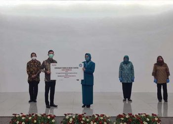 Isuzu Astra Serahkan 100 Timbangan Digital Kepada Posyandu di Indonesia bagian Timur