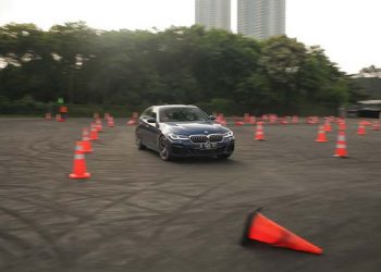 BMW Test Day, Sesi Test Drive Perdana THE 5 di J99xAR Circuit