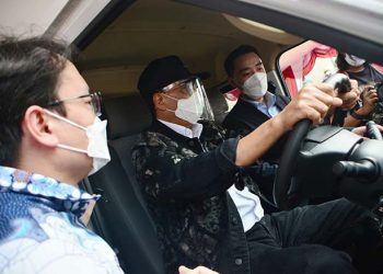 Saksikan Langsung, Menteri Perhubungan Kagum dengan Teknologi DFSK Gelora E