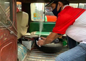 Tekan Penyebaran Covid 19, TOSCA Gelar Penyemprotan Disinfektan pada Angkutan Umum