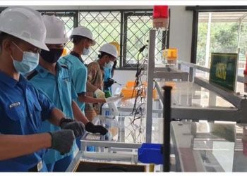 Kompetensi keahlian Teknik Kendaraan Ringan Otomotif (TKRO) SMK Al-Mufti.