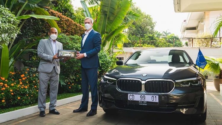 BMW Penyedia Kendaraan Listrik kepada Kedutaan, Diplomat, dan Organisasi Internasional