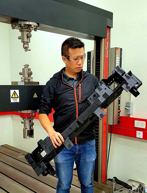 Mobil Geely Terbaru Gunakan Material Ringan Namun Kuat dari LANXESS