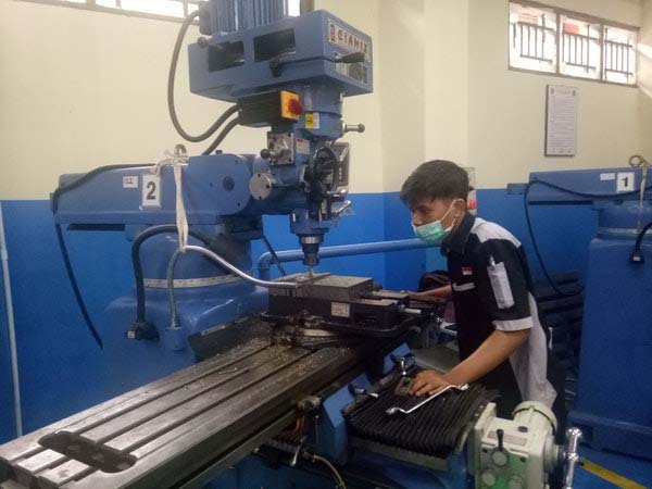 SMKN 3 Yogyakarta dan SMKN 7 Surakarta Optimalkan Bursa Kerja Khusus