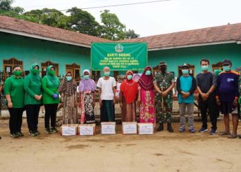 Danrem 064/MY dan Ketua Persit KCK Koorcab Rem 064, Beri Bantuan Korban Banjir di Kota Serang