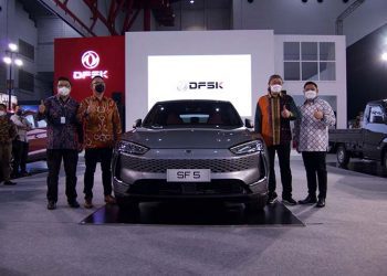 Mobil Listrik DFSK Seres SF5 Tampil Perdana di IIMS 2022