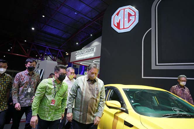 Terpukau dengan Harga MG 5 GT Bapak Airlangga Jadi Teringat dengan MG Rovernya