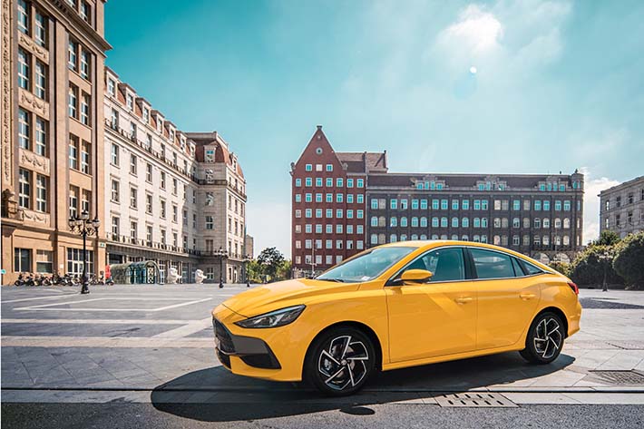 Di Ajang IIMS 2022, MG Resmi Meluncurkan 4-door Coupénya, MG 5 GT
