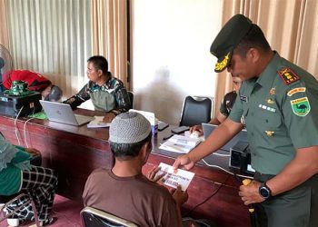 Kodim 1805 Raja Ampat Salurkan Bantuan Tunai Bagi PKL, Warung Dan Nelayan