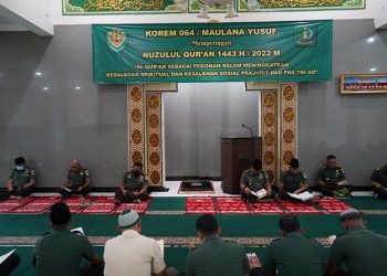 Peringati Nuzulul Qur’an 1443 H/2022 M, Prajurit Korem 064/MY Baca Al Qur’an