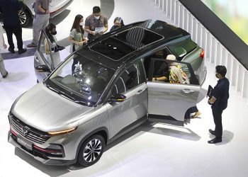 Pengunjung Bisa Merasakan Ragam Inovasi Wuling di IIMS 2022