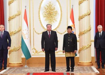 Duta Besar Fadjroel Rachman Menyerahkan Surat Kepercayaan Kepada Presiden Republik Tajikistan