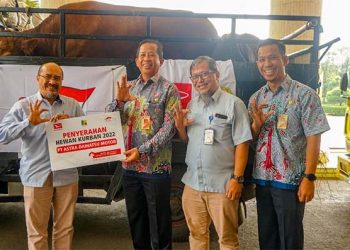 Daihatsu Bagikan Hewan Qurban ke Masyarakat di Jakarta dan Karawang