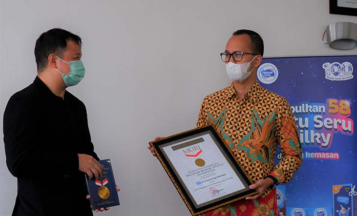 FRISIAN FLAG Milky Raih Penghargaan MURI untuk Lomba Menggambar secara Daring dengan Peserta Terbanyak