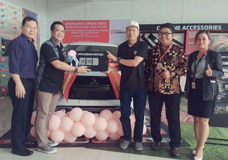 Asuransi Sinar Mas Kembali Bayar Klaim Hole in One Senilai Rp 243.000.000,-