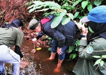 Sharp Greenerator Lakukan Monitoring dan Sosialisasi Kualitas Air di Hulu Sungai Ciliwung