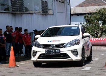 Daihatsu Berikan Tips Berkendara Aman lewat Auto Clinic di Bandung