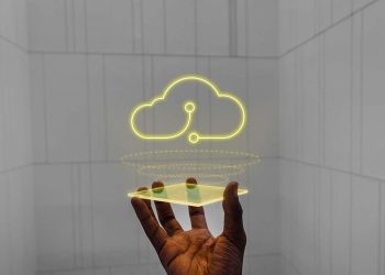 Techstrong Research Mengungkap Dua Fokus Dalam Kriteria Pemilihan Cloud Perusahaan