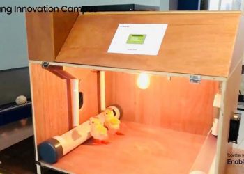 SMK Negeri 1 Cimahi Sukses Merancang Solusi Kandang Peternak Ayam Berteknologi Internet of Things (IoT)