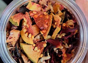 Oza Sudewo Hadirkan Racikan Teh Spesial Saat Menyelamai Mahakarya Sunaryo