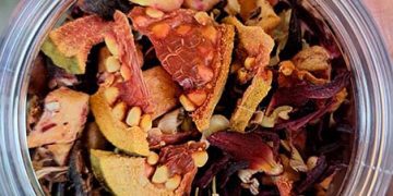 Oza Sudewo Hadirkan Racikan Teh Spesial Saat Menyelamai Mahakarya Sunaryo