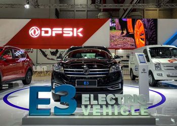 Special Display DFSK E3 Kendaraan SUV berbasis Listrik di IIMS 2023