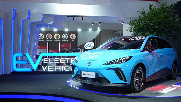 MG Resmi Luncurkan Model Crossover Pertama MG 4 EV di IIMS 2023