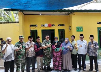Dandim 0602/Serang Serahkan kunci Rumah Program Bedah RTLH