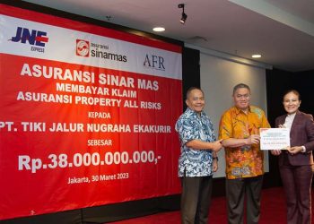 Asuransi Sinar Mas Membayar Klaim Property All Risks PT Jalur Nugraha Ekakurir (JNE) Sebesar Rp 38 Miliar