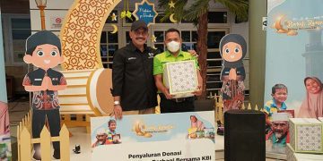 KBI Bagi-Bagi Sembako Ramadhan untuk Porter Stasiun Pasar Senen Bersama Ayobantu