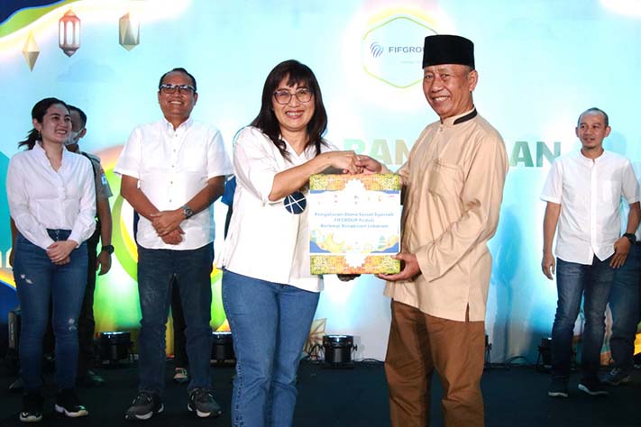 FIFGROUP Salurkan Bingkisan dan Bantuan Lebaran