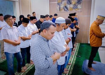 Living Legend Ikafe Unhas Tumplek-Blek Di Awal Tur Makassar