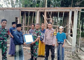 Kodim 0602/Serang Serahkan Bantuan Keramik Untuk Pembangunan Pondok Pesantren Assubulusalam