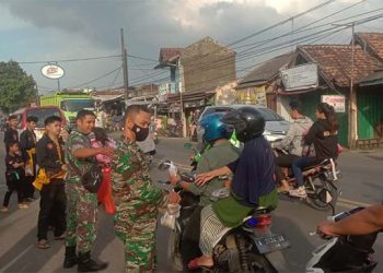 Di Hari Ke 18 Bulan Ramadhan, Jajaran Kodim 0602/Serang Terus Berbagi Takjil