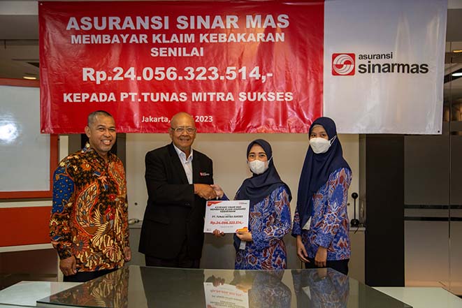 Asuransi Sinar Mas Membayar Klaim Kebakaran PT Tunas Mitra Sukses Senilai Rp 24.056.323.514,-