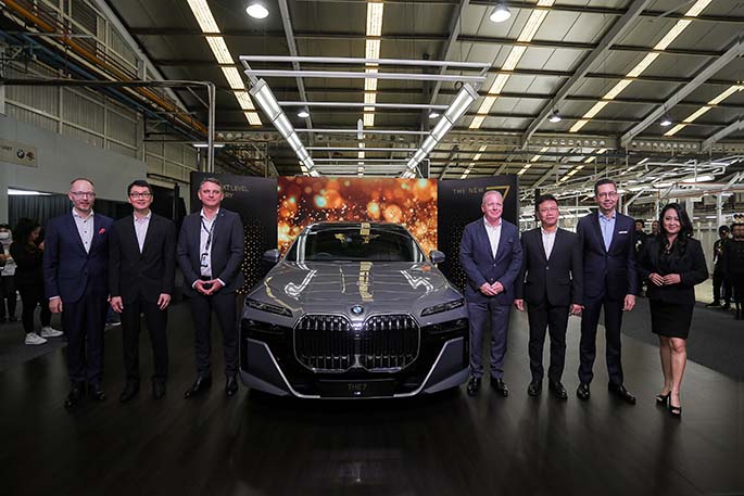 BMW Indonesia Luncurkan Generasi Ke-7 BMW Seri 7 Full Listrik Dalam Dua Varian