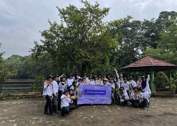 Aksi Hijau untuk Langit Biru dari Oriflame Indonesia