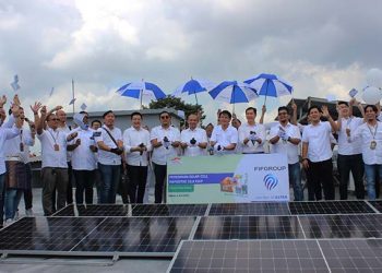 FIFGROUP Lanjutkan Pasang Solar Panel yang ke-14 di Kantor Cabang Palembang