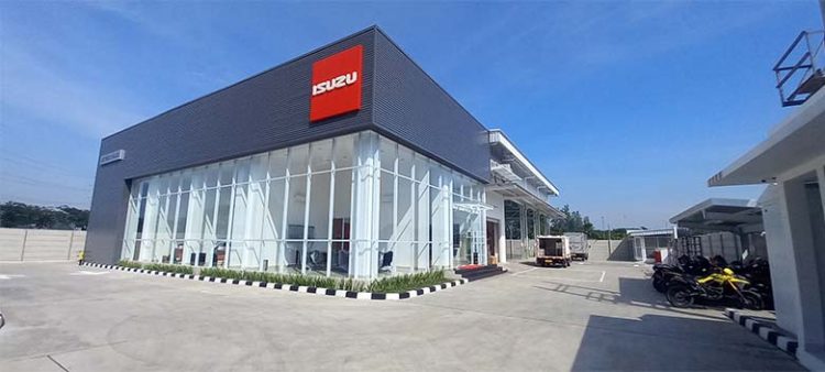 Isuzu Resmikan Diler Baru di Cikarang dengan Konsep Menarik