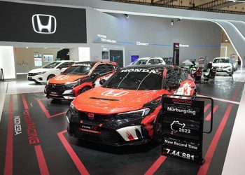 Honda Pajang Honda Civic Type R Dengan Konsep Desain Livery TCR Series di GIIAS 2023