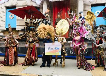 Kolaborasi SoKlin dan Jember Fashion Carnaval Curi Perhatian Warga New York, Amerika Serikat