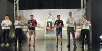 Dua Pembalap Tim Red Bull KTM Factory Racing Hadiri Peluncuran Mobil 1 Racing 4T 10W-40 di Jakarta