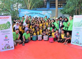 Sharp Grenerator Lakukan Aksi Bersih – Bersih Di Pulau Harapan