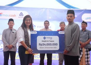 FIFGROUP Serahkan Bantuan bagi Enam Rumah Ibadah dari Lima Agama di Kota Batam
