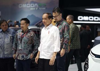 Presiden Joko Widodo Apresiasi Chery OMODA E5 Sebagai Tren Inovasi Elektrifikasi di IIMS 2024