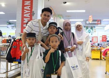 Berbagi Kebahagiaan di Bulan Suci Ramadhan, FIFGROUP Gelar Program CSR ”Tumbuh-kan Kebaikan” di Kota Balikpapan