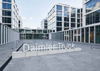 Daimler Truck Mencapai Target pada 2023 dan Prospek Kuat 2024