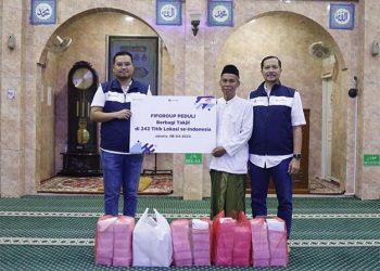 FIFGROUP Tebar Takjil Menjelang Akhir Bulan Suci Ramadan