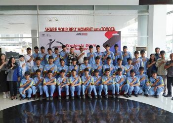 Penasaran Service Mobil Elektrifikasi, Pelajar SMK Kunjungi Tiga Cabang Auto2000 di Bekasi Timur